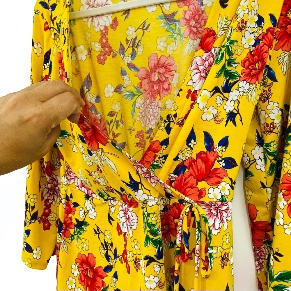 NAÏF Floral Faux Wrap Boho Chic Yellow Top Sz M - Picture 7 of 15